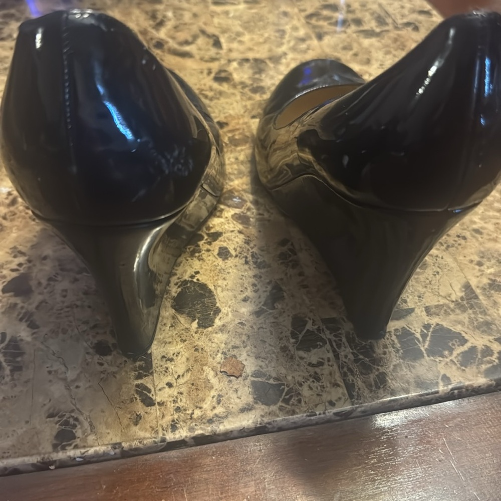 Classic Black Women's Heels - Picture 8 of 8